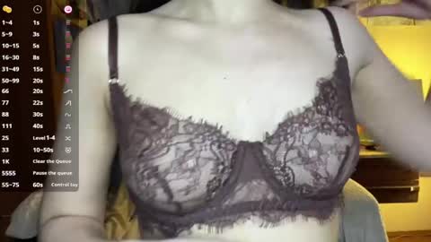 Amelia online show from April 2026 01:41:02 PM