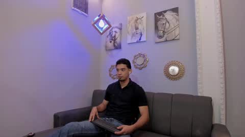 prince_arthur77 online show from February 2025 12:47:02 PM