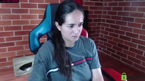 Snapshot of princesa_leia_zathur chatting on May 2026 03:08:01 PM Leia online show from May 2026 03:08:01 PM