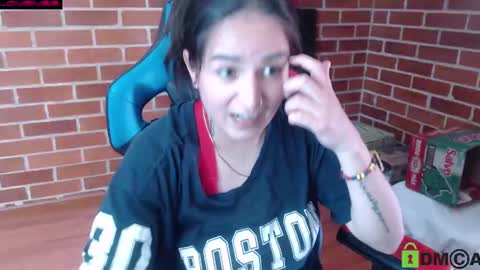 Snapshot of princesa_leia_zathur chatting on June 2026 02:37:02 PM Leia online show from June 2026 02:37:02 PM