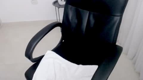 Snapshot of princess_19x chatting on March 2026 11:54:02 PM valery dollx online show from March 2026 11:54:02 PM