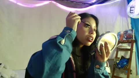  Elia  online show from December 2025 10:04:02 PM