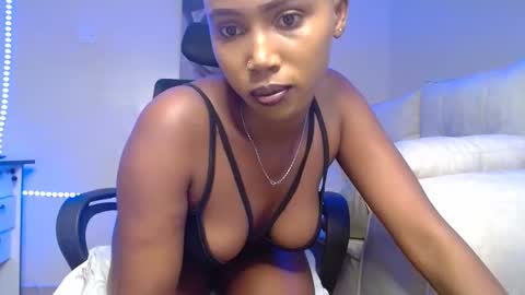 Snapshot of princess_princessa chatting on February 2025 10:22:01 PM princess_princessa online show from February 2025 10:22:01 PM