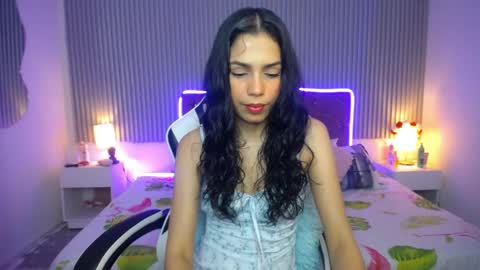 princess_skinny18 online show from June 2026 10:34:01 PM