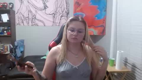 Snapshot of princessandthebear03 chatting on November 2025 04:04:01 AM Will and Kaley online show from November 2025 04:04:01 AM