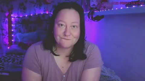 Lux Alot Luxi online show from September 2025 07:27:02 PM