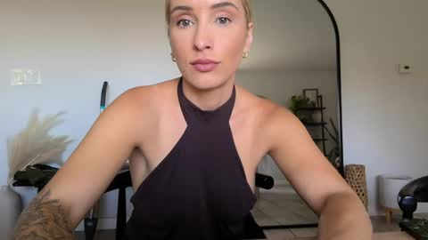 Snapshot of princesspresley1999 chatting on July 2026 07:24:01 PM Presleys69 online show from July 2026 07:24:01 PM