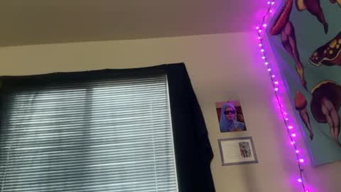 Snapshot of prism50 chatting on October 2025 09:15:01 PM Prism online show from October 2025 09:15:01 PM