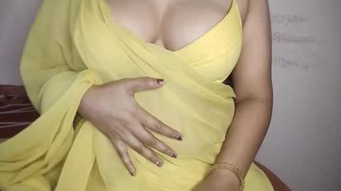 priyu_ online show from November 2025 04:49:01 PM