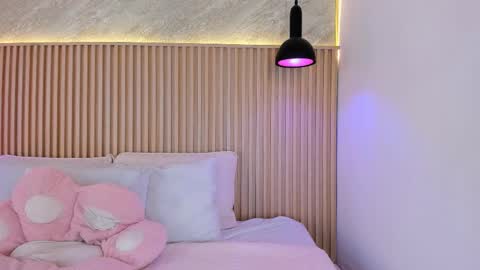 Profana Red online show from March 2026 01:50:01 PM