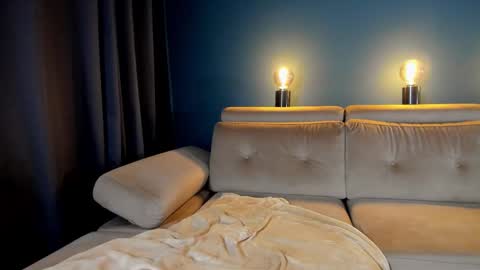 Raven  but you can call me sweetie or honey too  online show from March 2026 06:24:02 PM