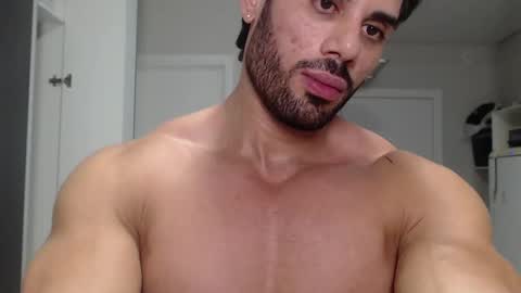 Snapshot of promuscles4u chatting on January 2025 01:17:01 AM promuscles4u online show from January 2025 01:17:01 AM