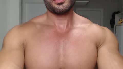 Snapshot of promuscles4u chatting on March 2025 12:44:01 AM promuscles4u online show from March 2025 12:44:01 AM