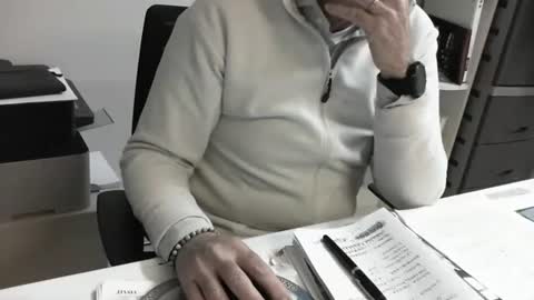 Snapshot of proplan chatting on January 2025 05:20:01 PM mature hairy guy online show from January 2025 05:20:01 PM