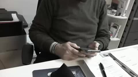 mature hairy guy online show from December 2025 05:31:02 PM