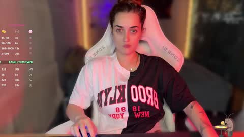 Queen of Pain online show from November 2025 04:06:01 PM