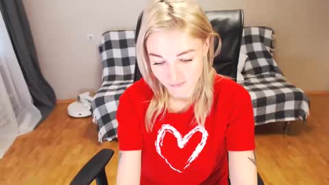 Snapshot of puma_ma chatting on January 2025 08:50:01 AM Polly online show from January 2025 08:50:01 AM