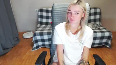 Polly online show from December 2025 01:31:02 PM