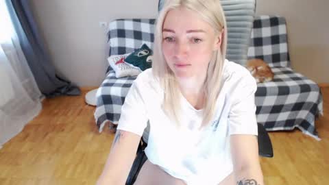 Snapshot of puma_ma chatting on April 2026 06:17:01 AM Polly online show from April 2026 06:17:01 AM