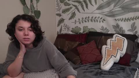 Snapshot of punkpuppy chatting on December 2024 10:13:01 PM emmy online show from December 2024 10:13:01 PM