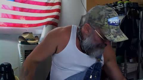 Snapshot of pupdeepdriller chatting on October 2025 04:11:01 PM Deep Driller online show from October 2025 04:11:01 PM