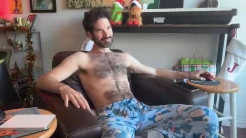 Pup Scritch online show from December 2025 06:45:02 PM