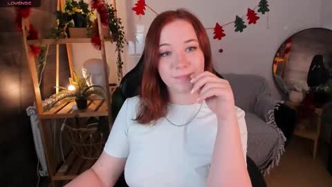 Snapshot of pure_flower_alison chatting on December 2025 01:48:01 PM Alison online show from December 2025 01:48:01 PM