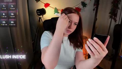 Snapshot of pure_flower_alison chatting on December 2025 02:03:01 PM Alison online show from December 2025 02:03:01 PM