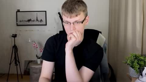 Snapshot of pure_ilya chatting on March 2026 10:34:02 PM Ilya online show from March 2026 10:34:02 PM