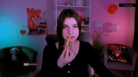 Snapshot of pure_radiance chatting on February 2025 12:37:01 PM Ask me3 online show from February 2025 12:37:01 PM