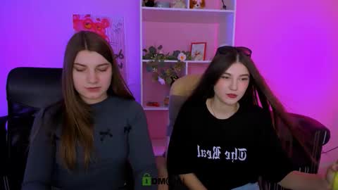 Snapshot of pure_radiance chatting on September 2025 01:13:01 PM Ask me3 online show from September 2025 01:13:01 PM