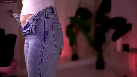 Snapshot of pureellie chatting on February 2026 04:22:01 AM Emily online show from February 2026 04:22:01 AM