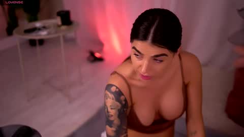 Snapshot of pureellie chatting on February 2026 04:50:02 AM Emily online show from February 2026 04:50:02 AM