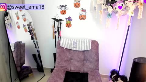purple_ema online show from October 2025 06:59:01 PM