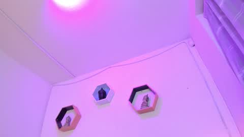 Snapshot of purple_slut_ chatting on November 2025 04:15:01 AM Anna online show from November 2025 04:15:01 AM