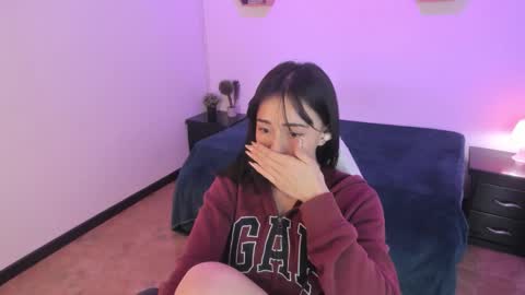 Snapshot of purple_slut_ chatting on November 2025 04:05:01 AM Anna online show from November 2025 04:05:01 AM