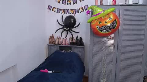 Snapshot of purrrfectmiko chatting on October 2025 06:01:01 PM Miko online show from October 2025 06:01:01 PM