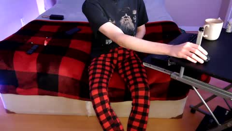 Snapshot of pussylover2182 chatting on December 2024 05:50:02 AM pussylover2182 online show from December 2024 05:50:02 AM