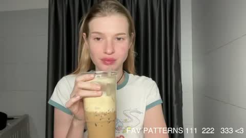 Snapshot of pussymoneywet chatting on July 2026 04:20:01 PM Lina online show from July 2026 04:20:01 PM