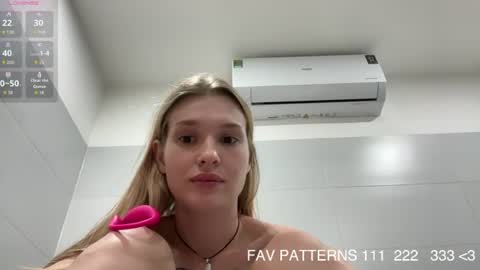 Snapshot of pussymoneywet chatting on July 2026 02:05:17 AM Lina online show from July 2026 02:05:17 AM