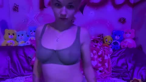 pvnkpixie online show from September 2025 06:41:02 PM