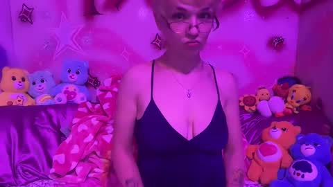 pvnkpixie online show from September 2025 08:05:01 AM