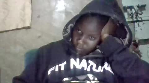 Snapshot of queen014 chatting on November 2025 02:12:01 AM queen014 online show from November 2025 02:12:01 AM