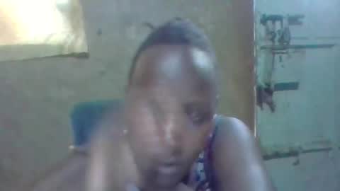 Snapshot of queen014 chatting on November 2025 03:00:01 PM queen014 online show from November 2025 03:00:01 PM