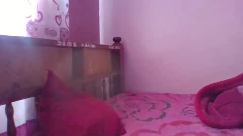 Snapshot of queen014 chatting on November 2025 07:49:01 AM queen014 online show from November 2025 07:49:01 AM