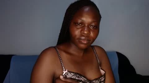 Snapshot of queen_12344 chatting on February 2025 07:08:02 PM emmie online show from February 2025 07:08:02 PM