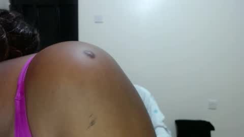 Snapshot of queen_12344 chatting on April 2026 01:00:01 AM emmie online show from April 2026 01:00:01 AM