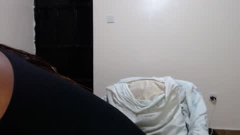 Snapshot of queen_12344 chatting on April 2026 01:01:02 AM emmie online show from April 2026 01:01:02 AM