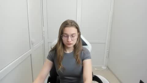 Amelie online show from March 2026 08:14:02 AM