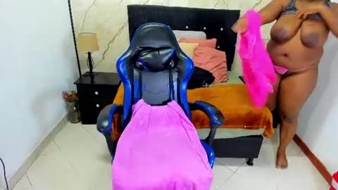 Snapshot of queen_ebony_69 chatting on July 2026 03:34:01 AM Queen online show from July 2026 03:34:01 AM